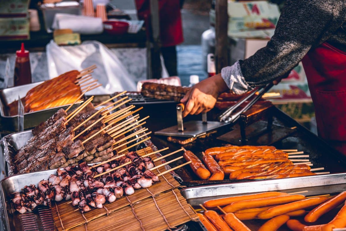 Discovering Japan&#8217;s Culinary Heart: A Guide to Unforgettable Street Food Adventures