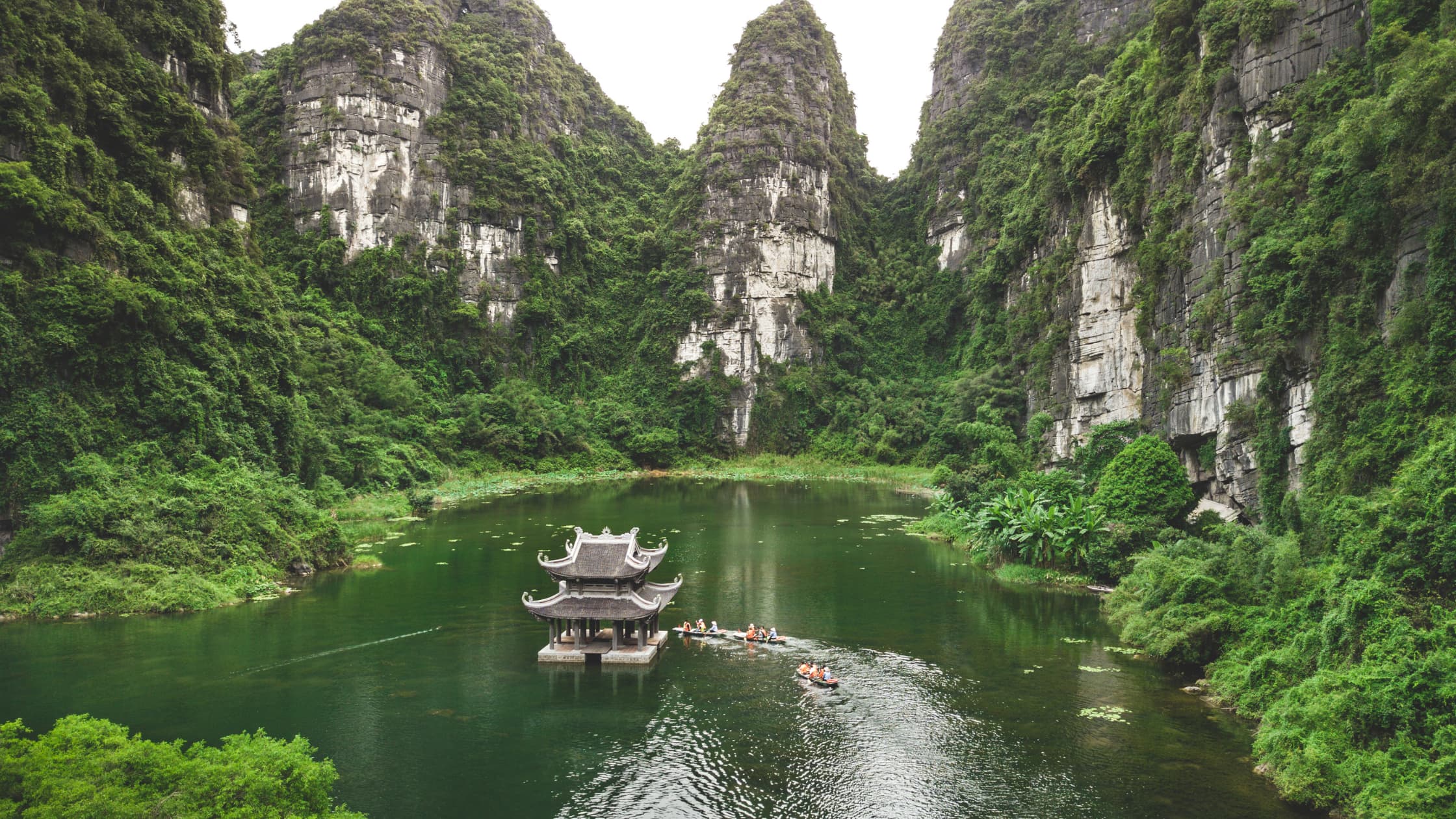 explore-vietnam-danang--sapa--halong-bay-9d8n-by-viet-jet