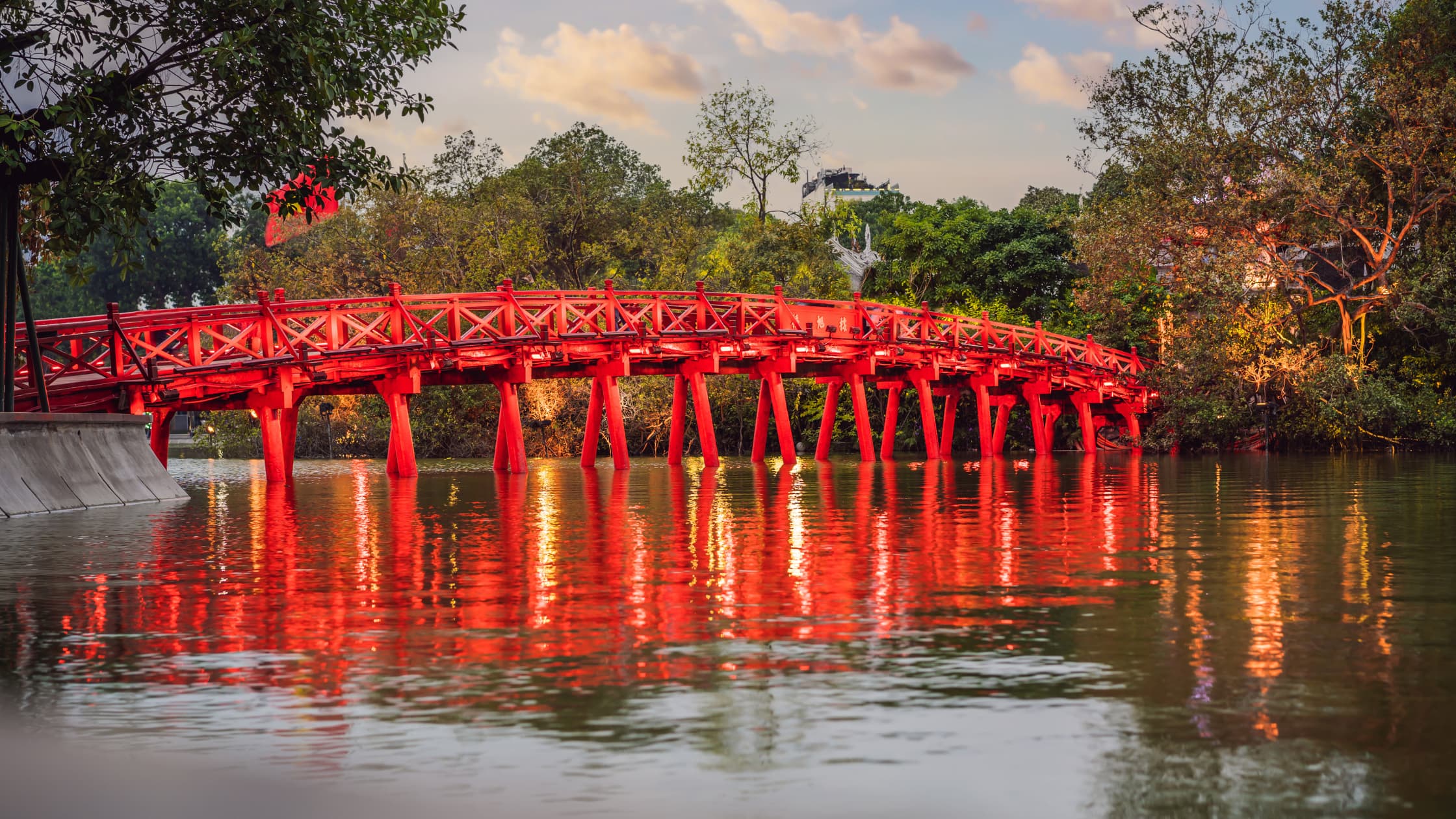 EXPLORE VIETNAM DANANG + SAPA & HALONG BAY 9D/8N By Viet Jet