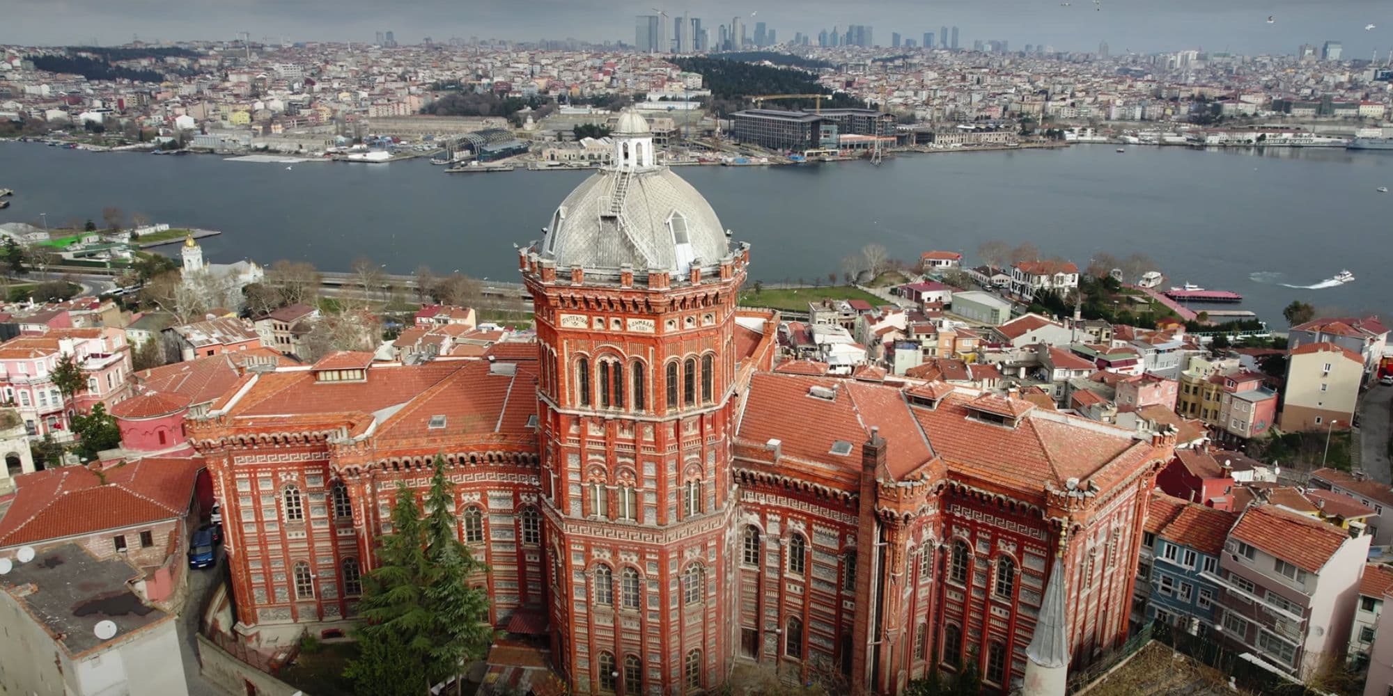 Istanbul in a Day: Sultanahmet, Balat, Bazaars & Bosphorus Cruise