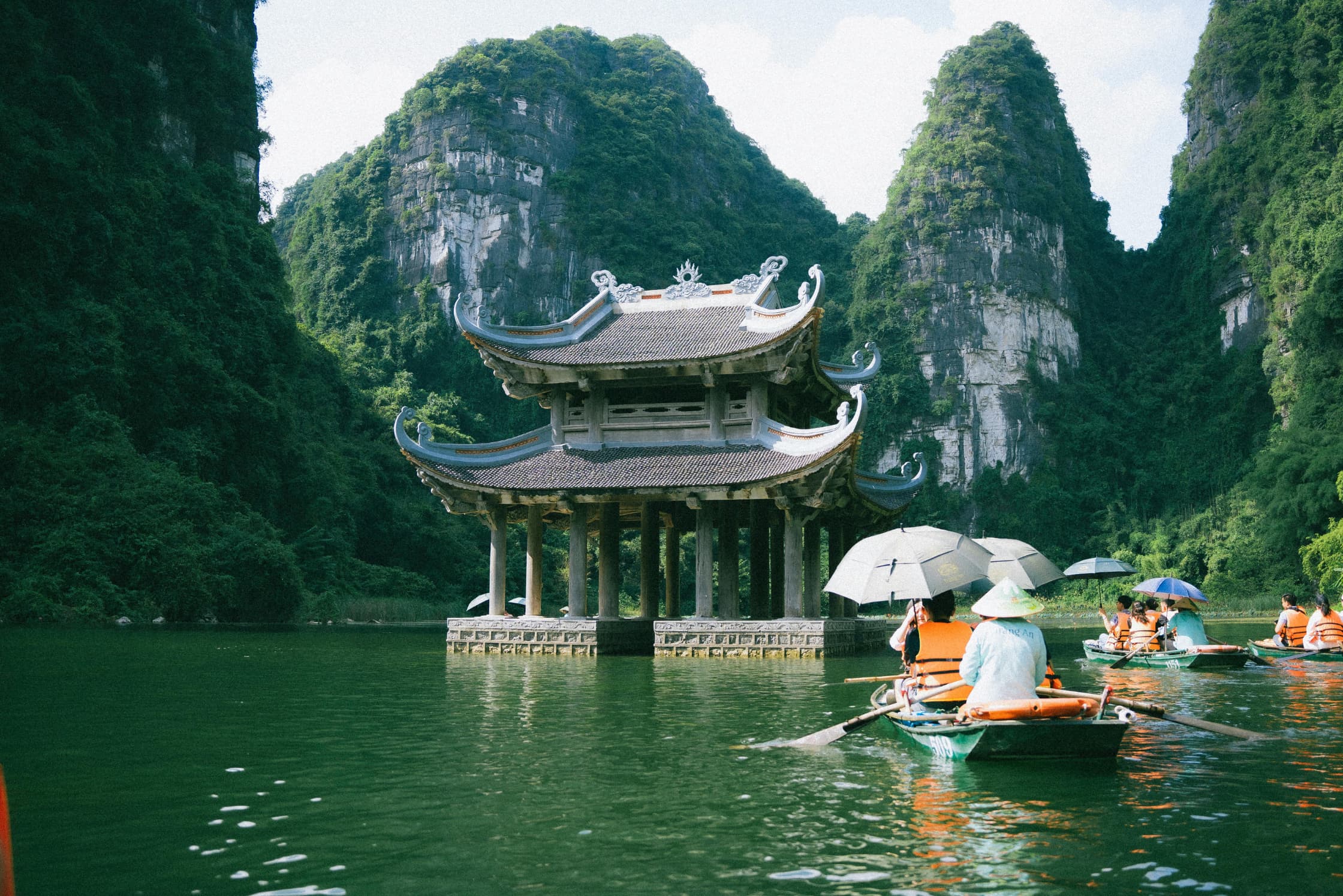 Ninh Binh Day trip from Hanoi: Ninh Binh - Hoa Lu - Trang An - Mua Cave​
