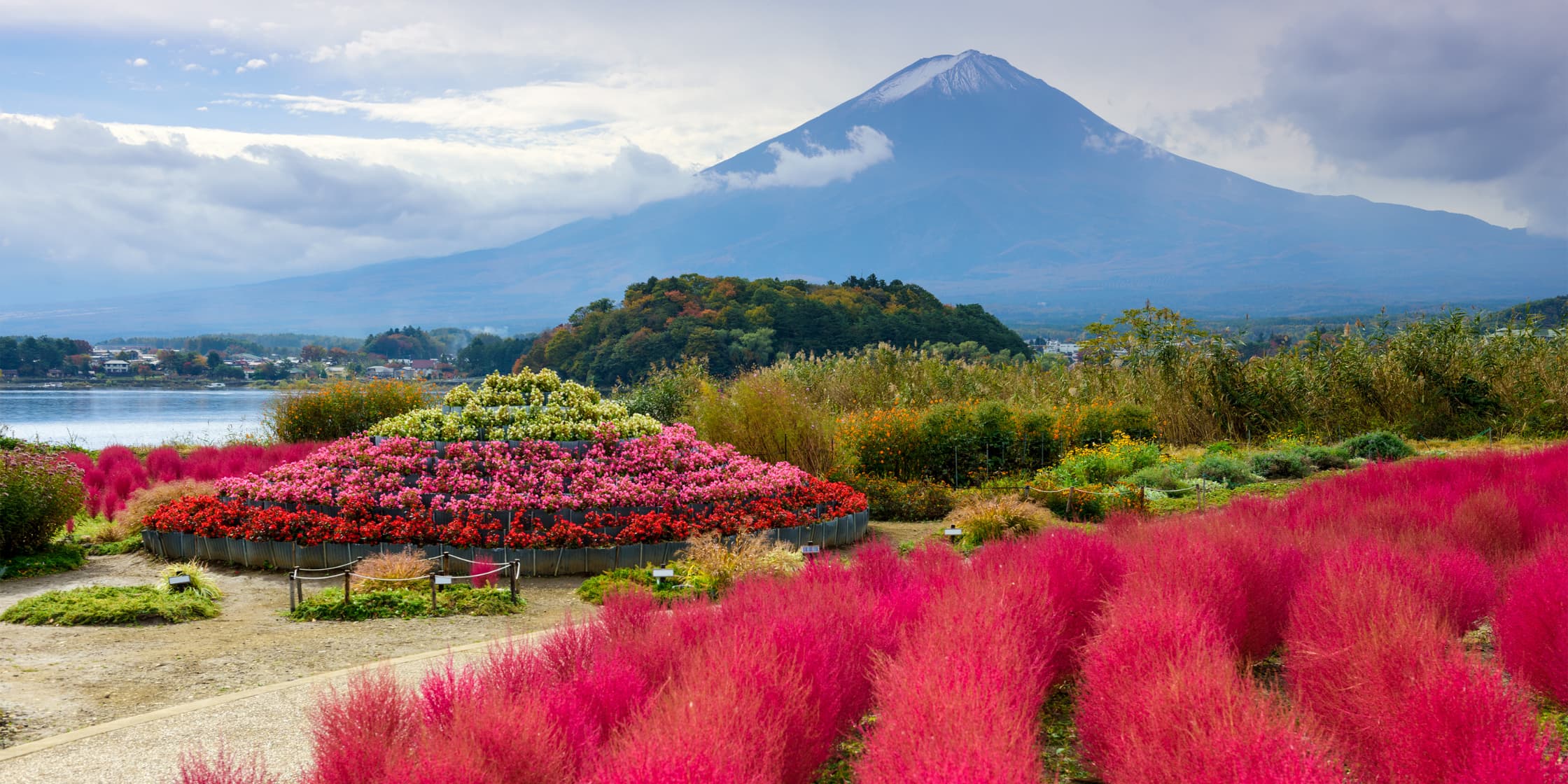 japanese-autumn-golden-route-vietjet-flight