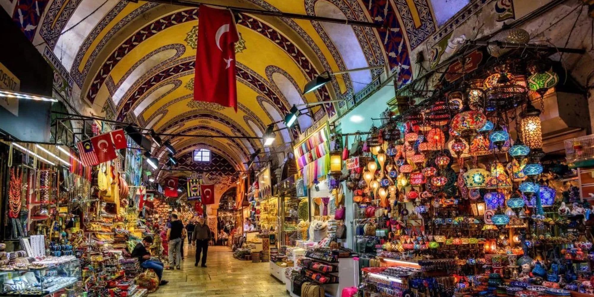Istanbul in a Day: Sultanahmet, Balat, Bazaars & Bosphorus Cruise