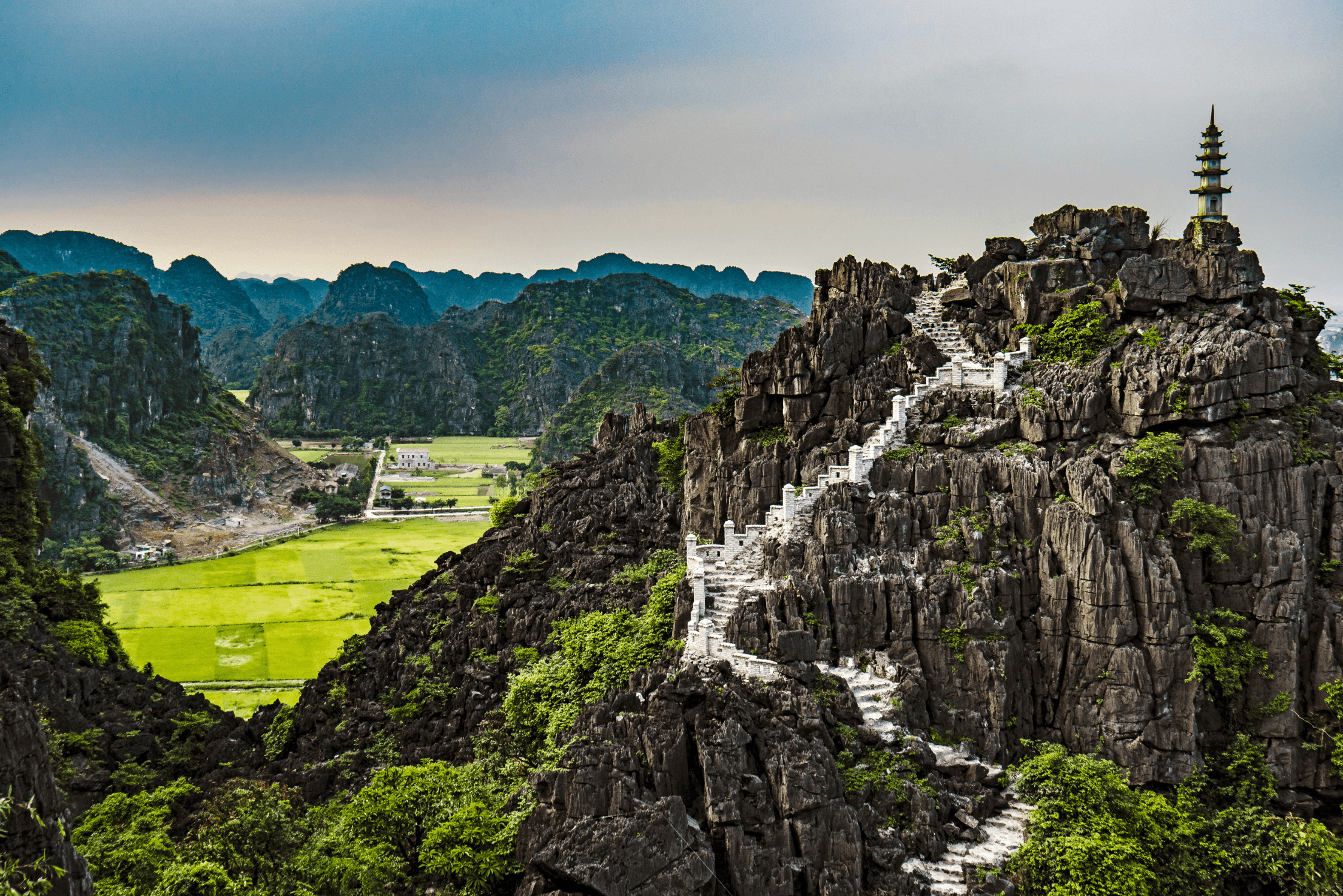 Ninh Binh Day trip from Hanoi: Ninh Binh - Hoa Lu - Trang An - Mua Cave​