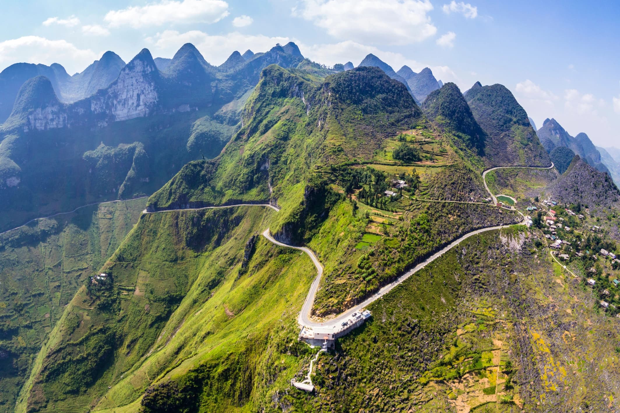 Hà Giang Tour Trọn Gói 3 Ngày 2 Đêm: Khám Phá Cao Nguyên Đá Hùng Vĩ