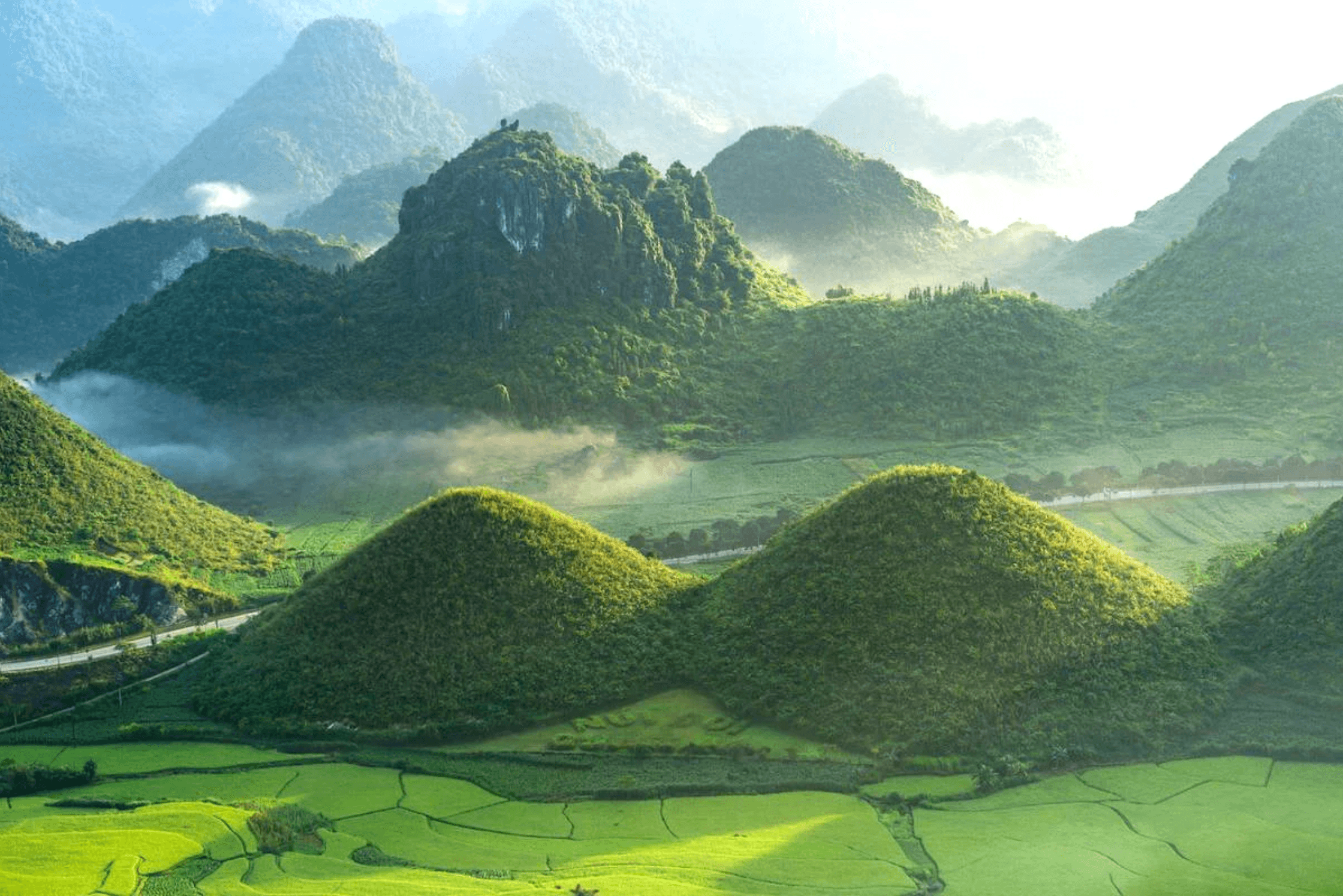 Hà Giang Tour Trọn Gói 3 Ngày 2 Đêm: Khám Phá Cao Nguyên Đá Hùng Vĩ