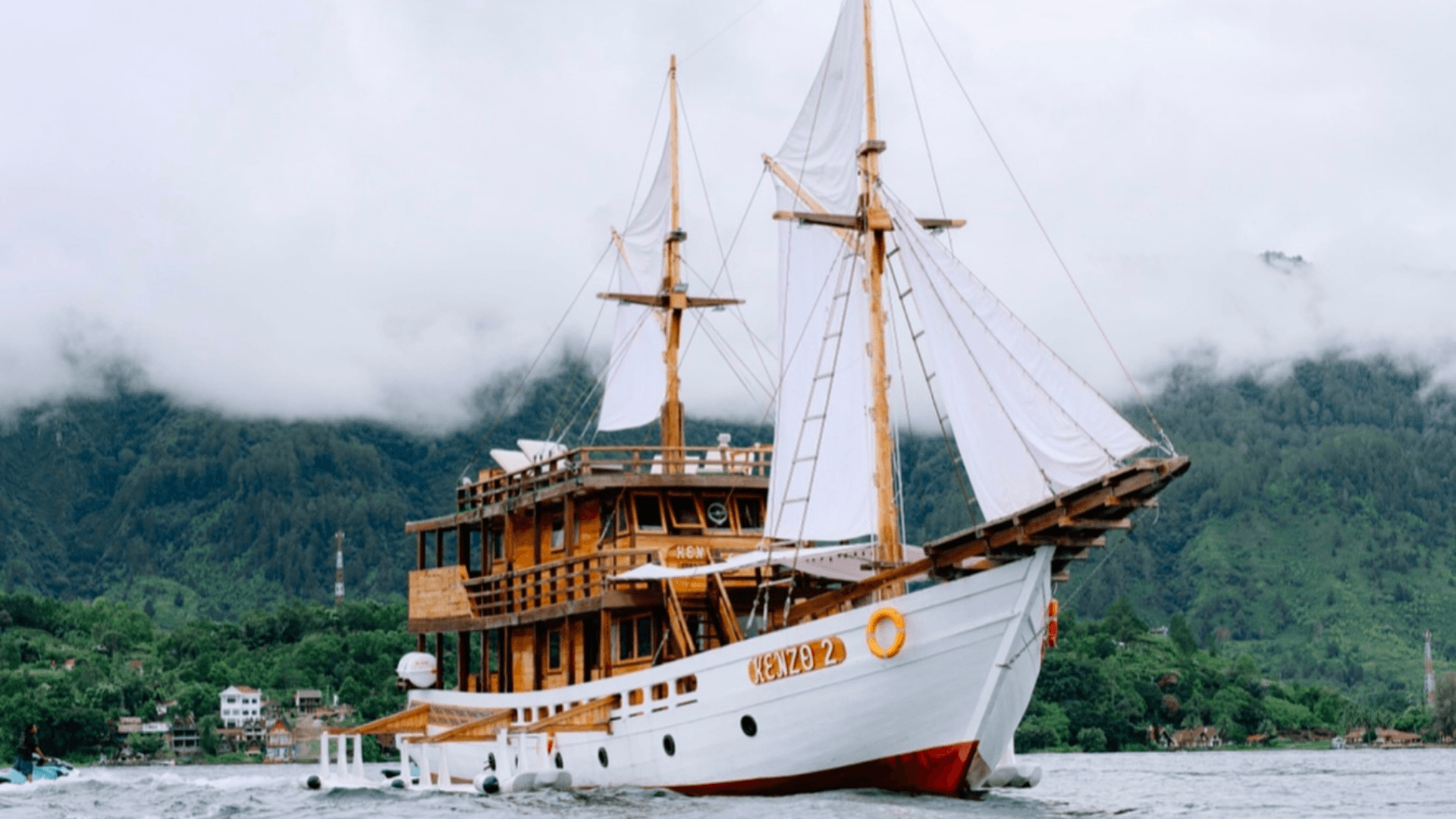 5D4N Medan – Lake Toba Tour (Live On Board) - Image - 10386