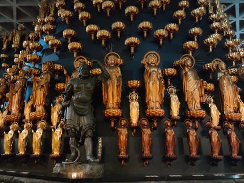 Osaka Hidden Gems Walking Tour: Local Life & Culture