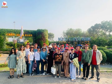 Tour Tây Ninh - Dâng Đăng - Xem nhạc nước buổi tối - Image - 2769