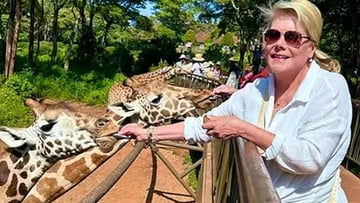 Nairobi:Giraffes Feeding Experience At Giraffes Centre And Kibera Slum Excursion. - Image - 8206