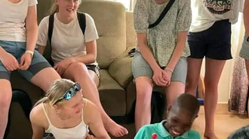 Nairobi:Giraffes Feeding Experience At Giraffes Centre And Kibera Slum Excursion. - Image - 8209