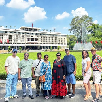 HO CHI MINH CITY & CU CHI TUNNELS FULL-DAY PREMIER GROUP TOUR - Image - 2558