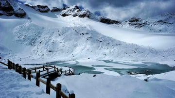 THÀNH ĐÔ - CỬU TRẠI CÂU - TRƯỢT TUYẾT TẤT BẰNG CÂU - Image - 6429