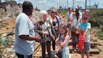 Nairobi:Giraffes Feeding Experience At Giraffes Centre And Kibera Slum Excursion. - Image - 8215