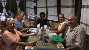 Night life in Ethiopia--music and dinner - Image - 5633