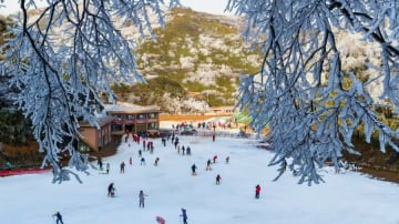 TRÙNG KHÁNH - THẾ GIỚI BĂNG TUYẾT KIM PHẬT SƠN - TẮM KHOÁNG NÓNG - Image - 7156