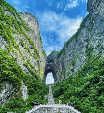 ÂN THI - TRƯƠNG GIA GIỚI - PHƯỢNG HOÀNG CỔ TRẤN - Image - 2001