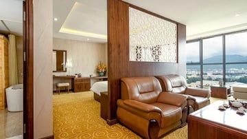 Tour Du Lịch Miền Trung 4N3Đ: HCM - Đà Nẵng - Bà Nà - Hội An - Huế - Quảng Bình, Vé Máy Bay Khứ Hồi + KS 4*, T5 hàng tuần - Image - 6079