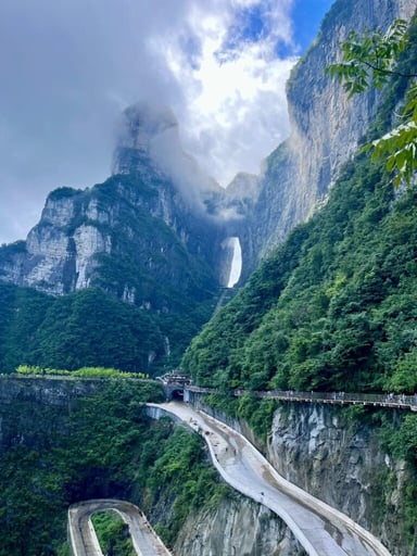 PHƯỢNG HOÀNG CỔ TRẤN – TRƯƠNG GIA GIỚI – ÂN THI - Image - 2450